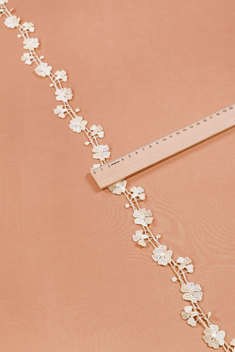 Guiur tape - beige flowers