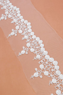 Fettuccia con paillettes e perline