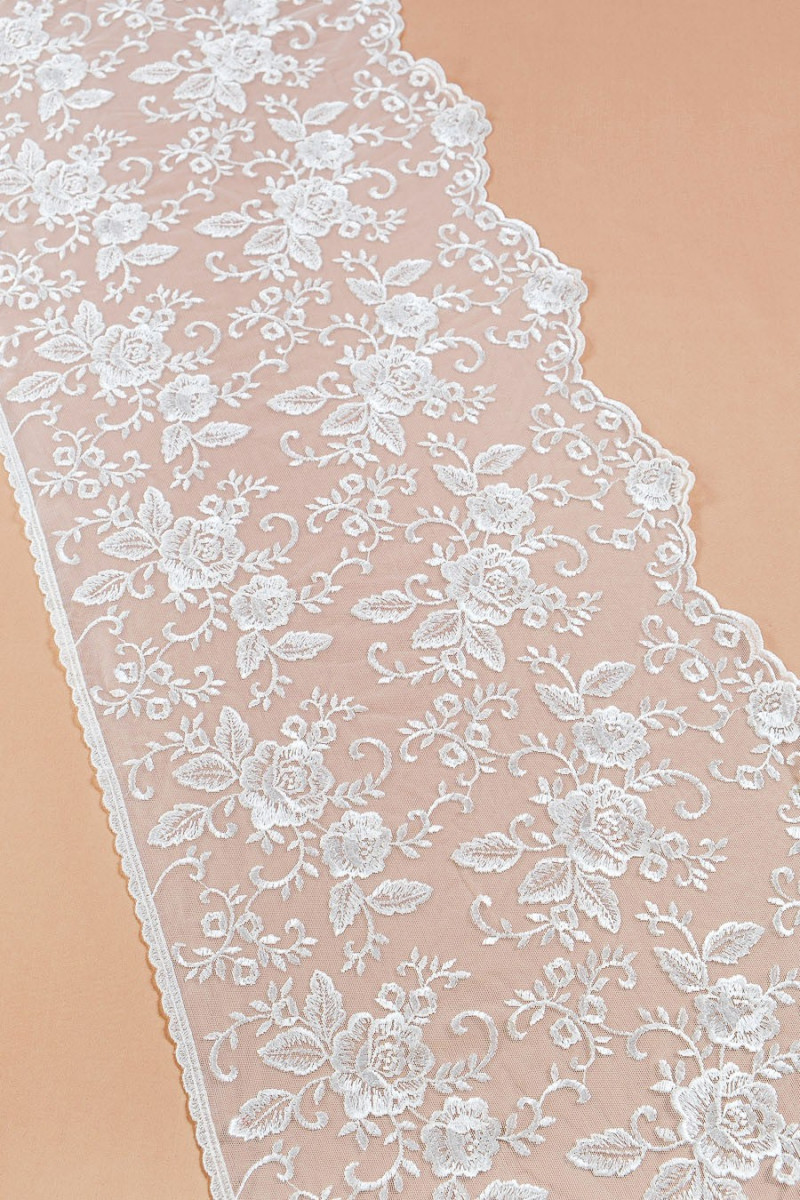 Wide lace tape