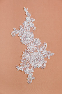 Aplicație de nuntă cu paiete și perle