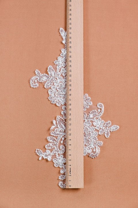 Appliqué da sposa con paillettes e perle