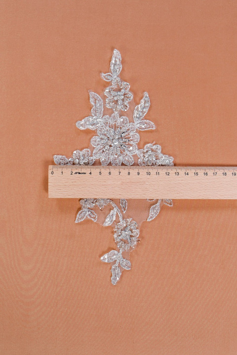 Wedding appassy with beads