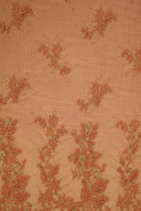 Red-gold narrow lace