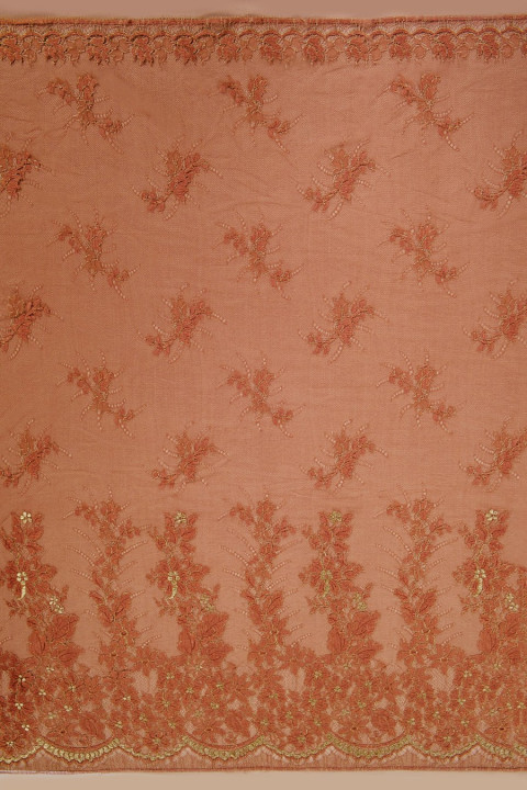 Red-gold narrow lace
