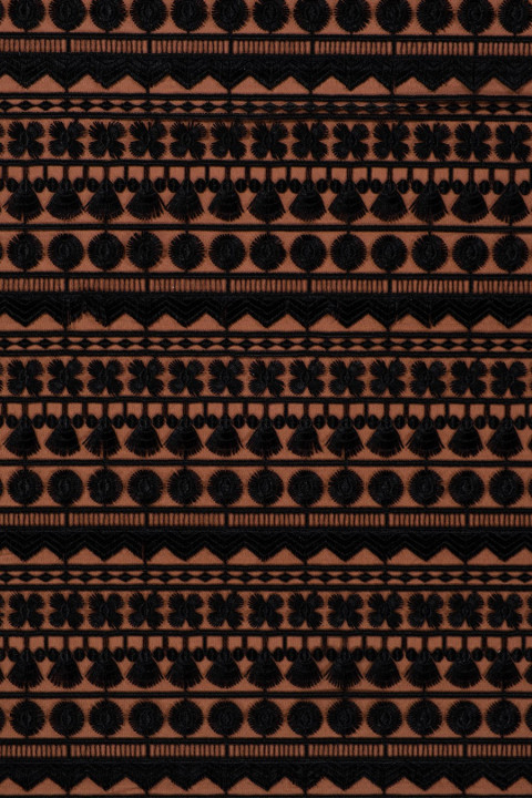 Lace with tassels - black