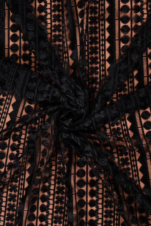 Encaje con borlas - negro