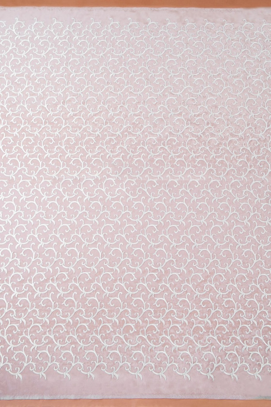Vyšívaná organza biela a strieborná