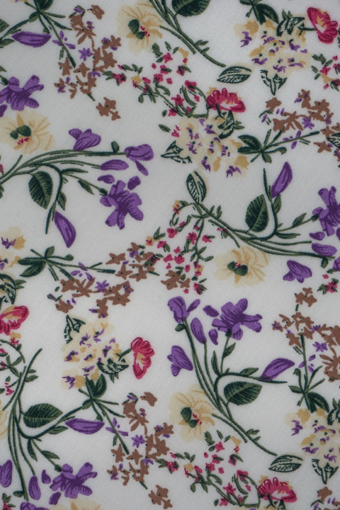 Wiskoza - ecru in flowers