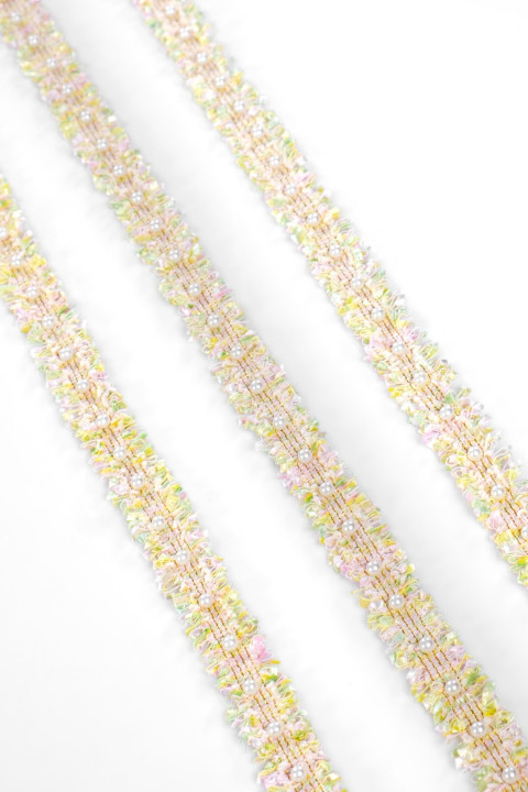 Chanel-Klebeband mit Perlen