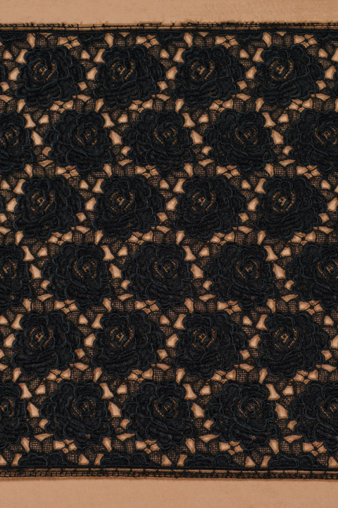 Black narrow guicury