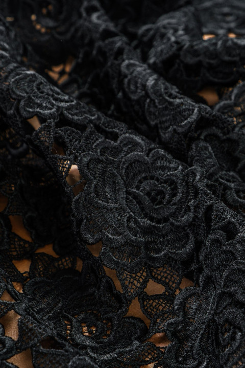 Black narrow guicury