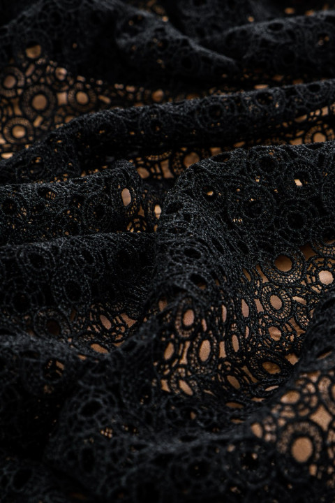 Black narrow guicury