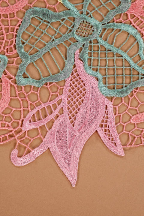 Pastel guipure