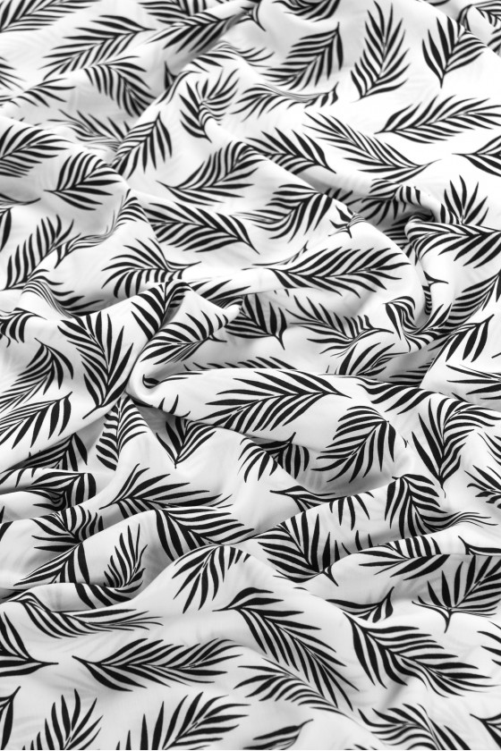 Viscose in leaves white and black