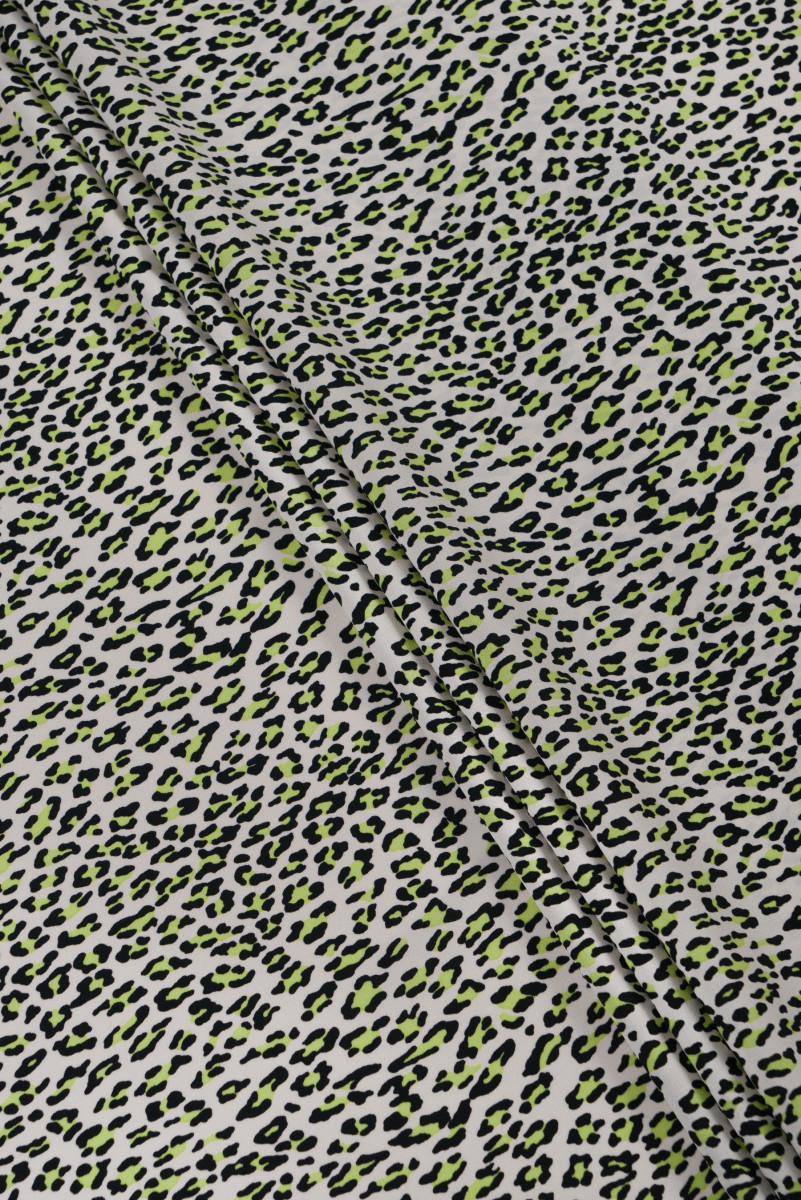 Groene viscose met luipaardprint