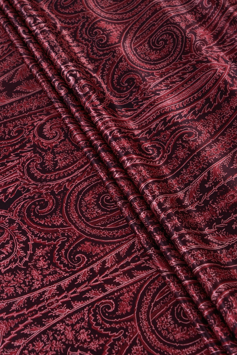 Silk satin with burgundy ornaments COUPON 100 cm