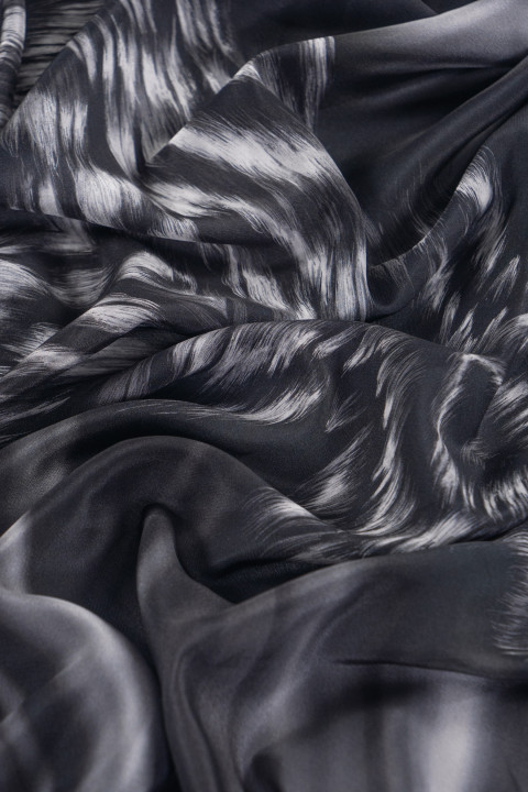 Silk crepe gray-black - coupon