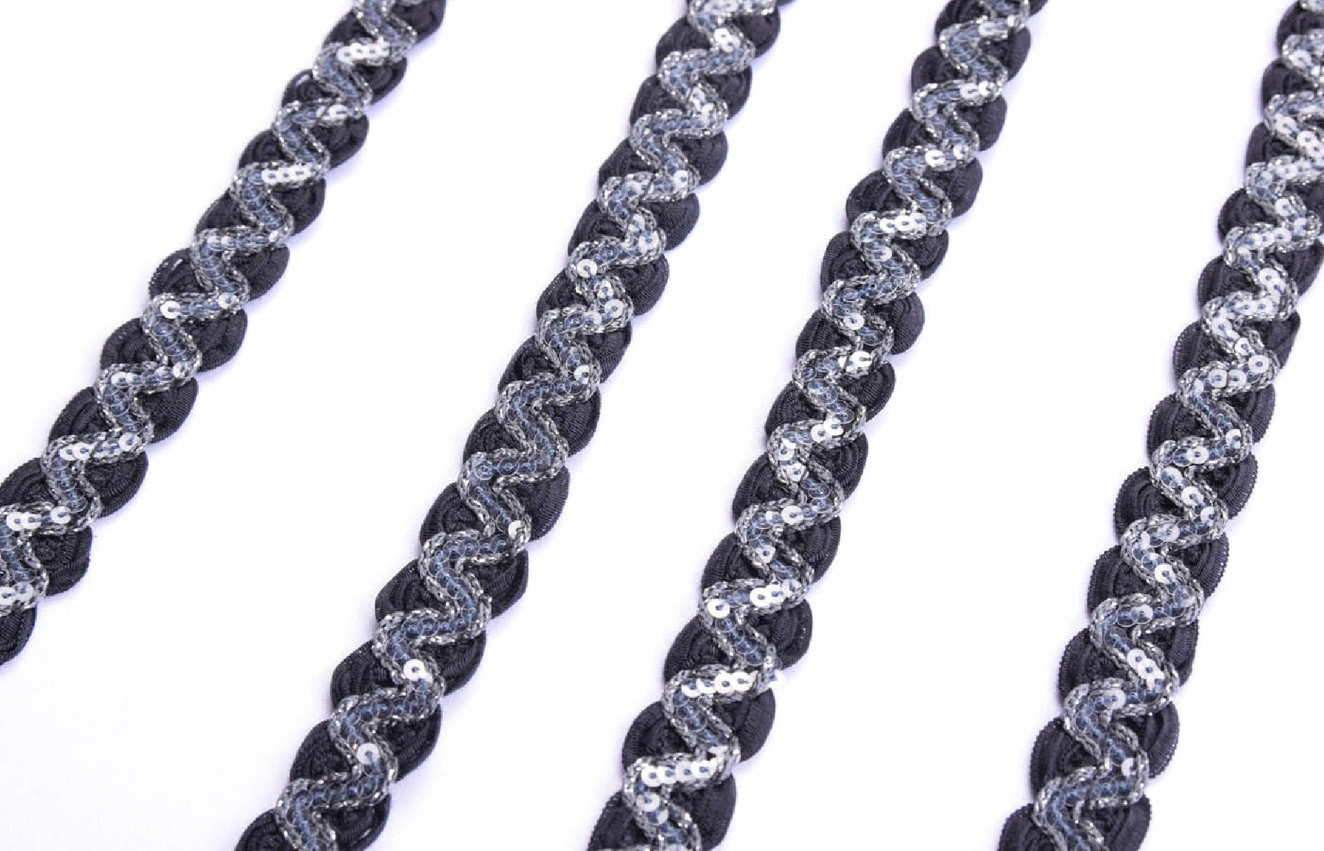  Taśmy pasmanteryjne