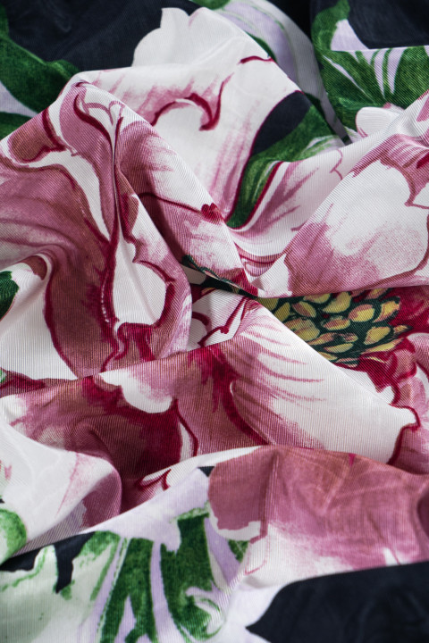 Viscose with flowers COUPON 140cm