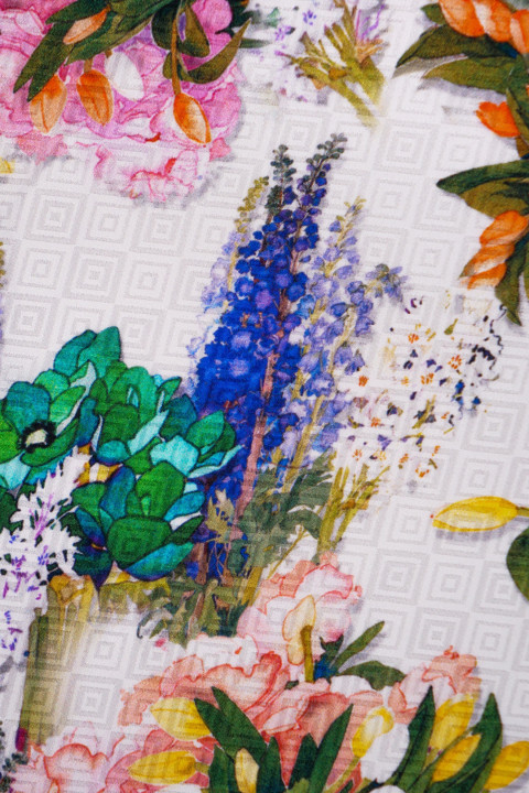 Jacquardseide in Blumen - creme