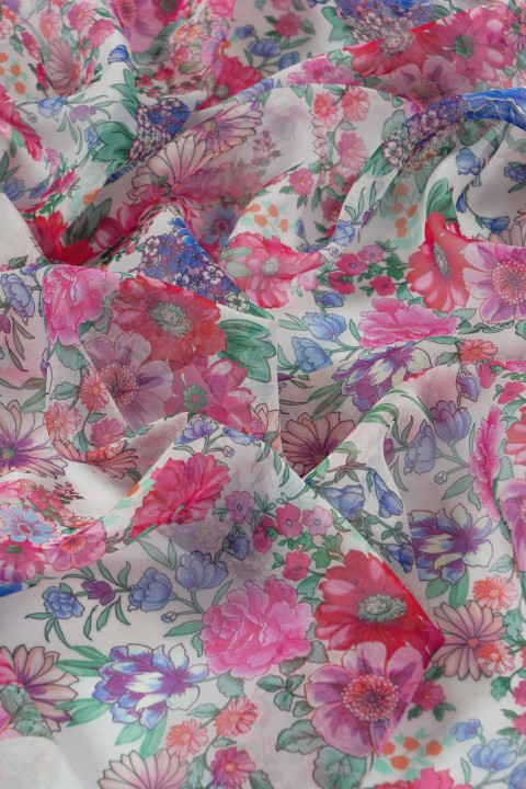 Polyester chiffon in flowers