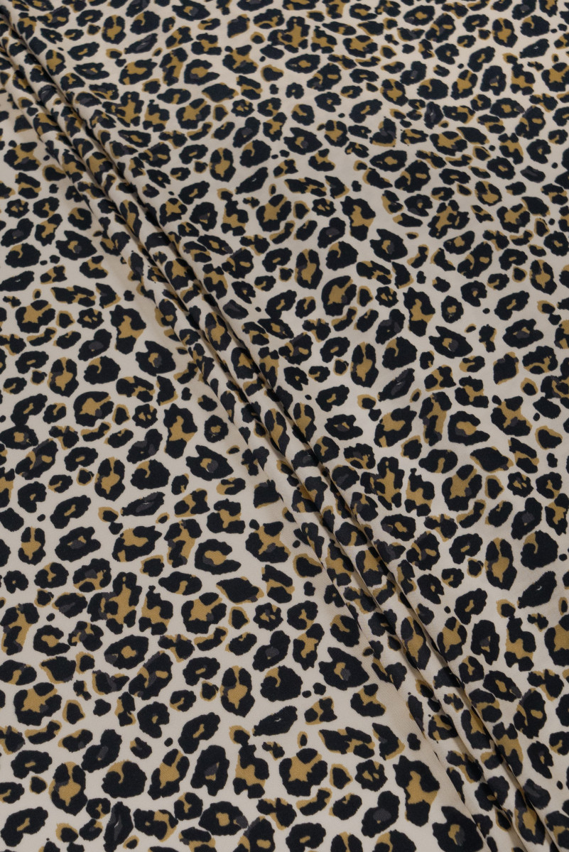 Leoparda drukas viskoze