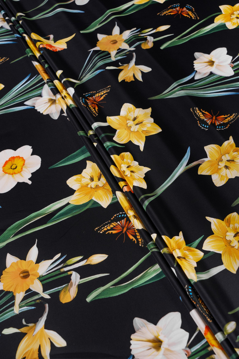 Silk crepe in daffodils COUPON 100cm