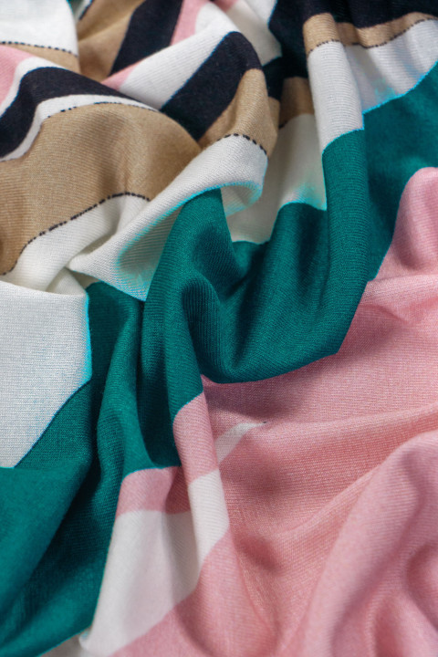Viscose knitwear in waves