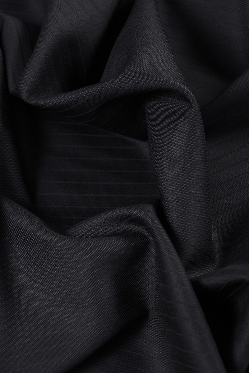 Lana con strisce di seta nero e blu navy KUPON 150cm