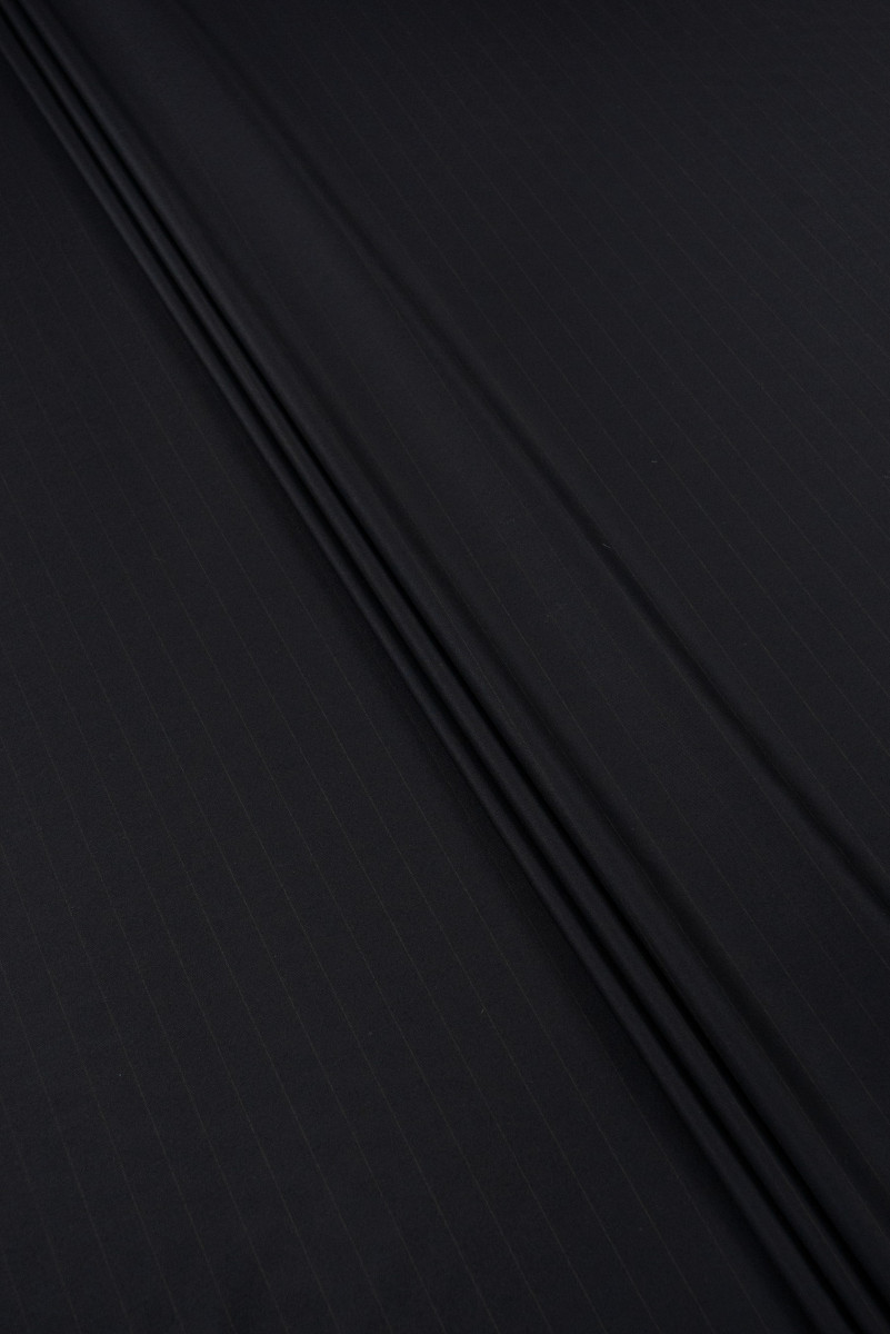 Dryžuota kostiumo vilna - juoda