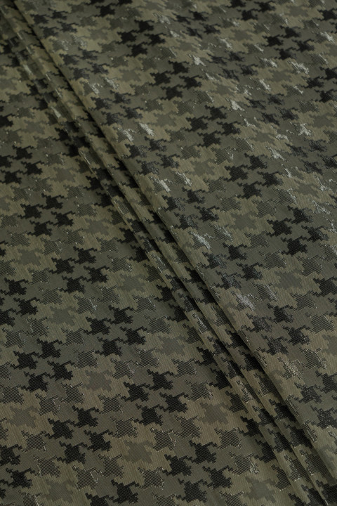 Jacquard in a chicken foot