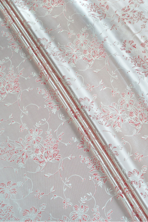 Jacquard in acetato di seta con fiori