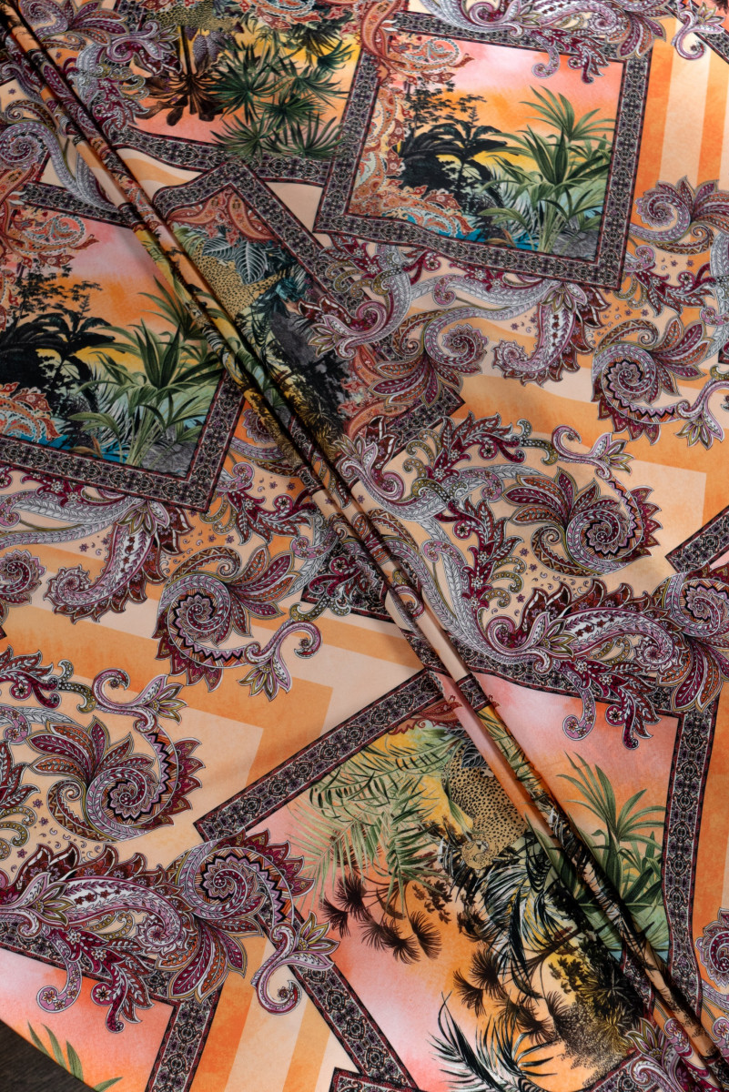 Polyestercrepe med orientaliska mönster