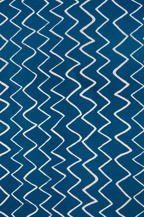 Silk crepe in zigzags