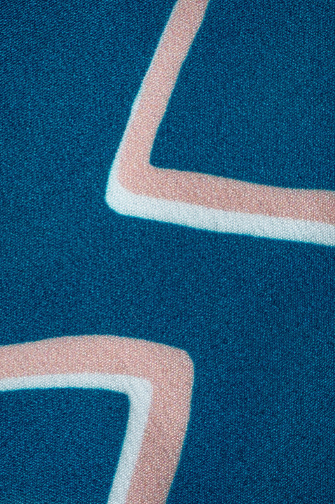 Silk crepe in zigzags