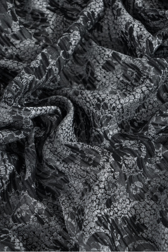 Jacquard nero e argento con fiori