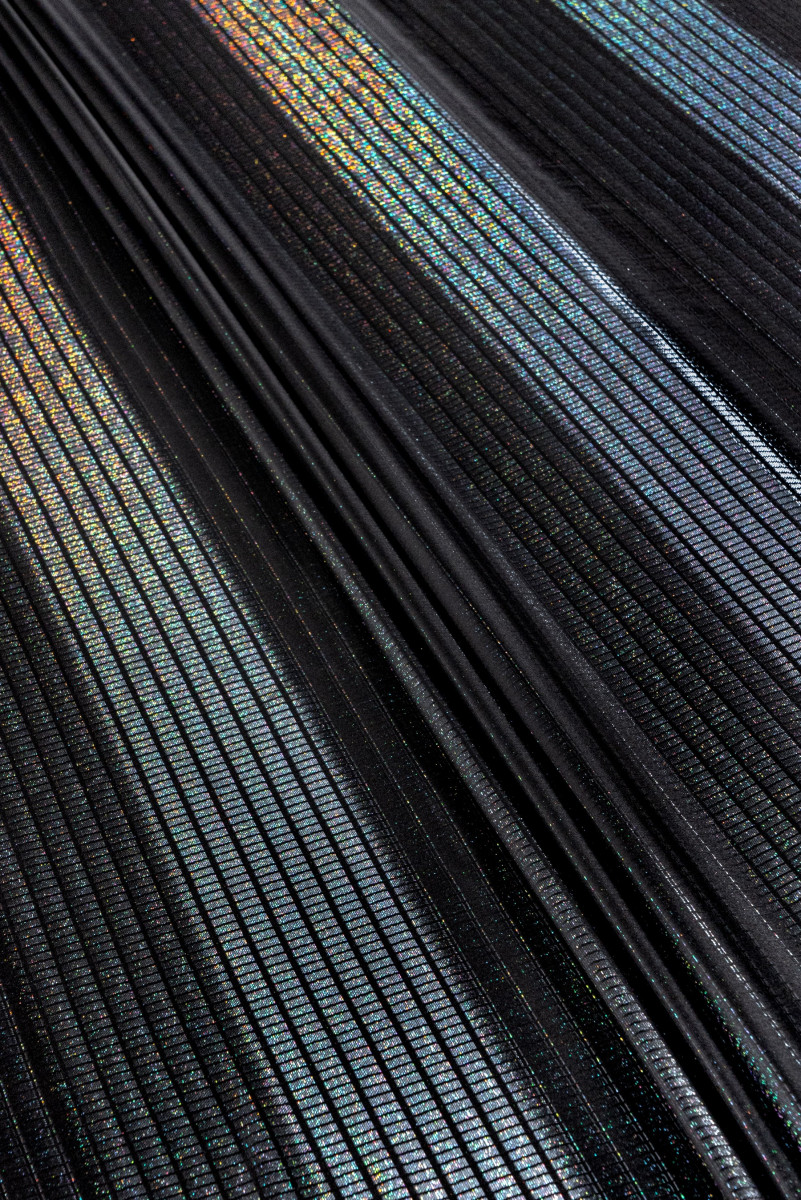 Formálna žakárová čierna s viacerými vláknami