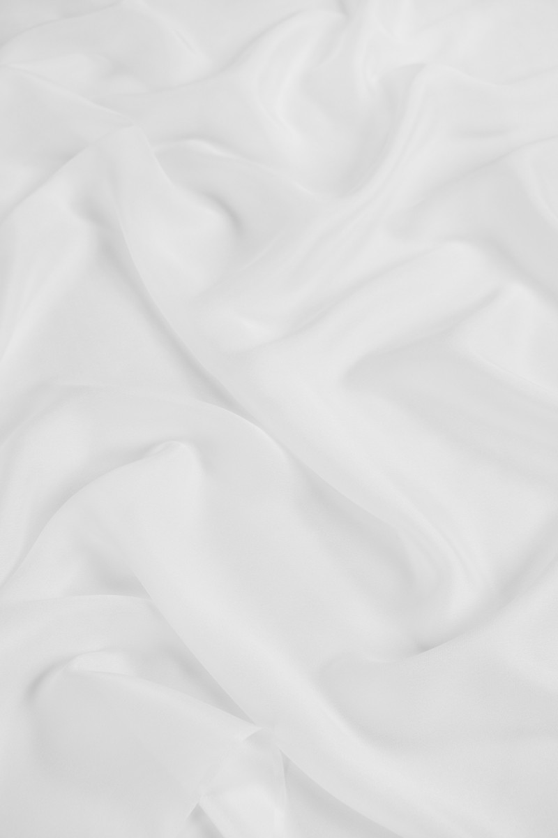 Cupón de raso de seda crema 100 cm