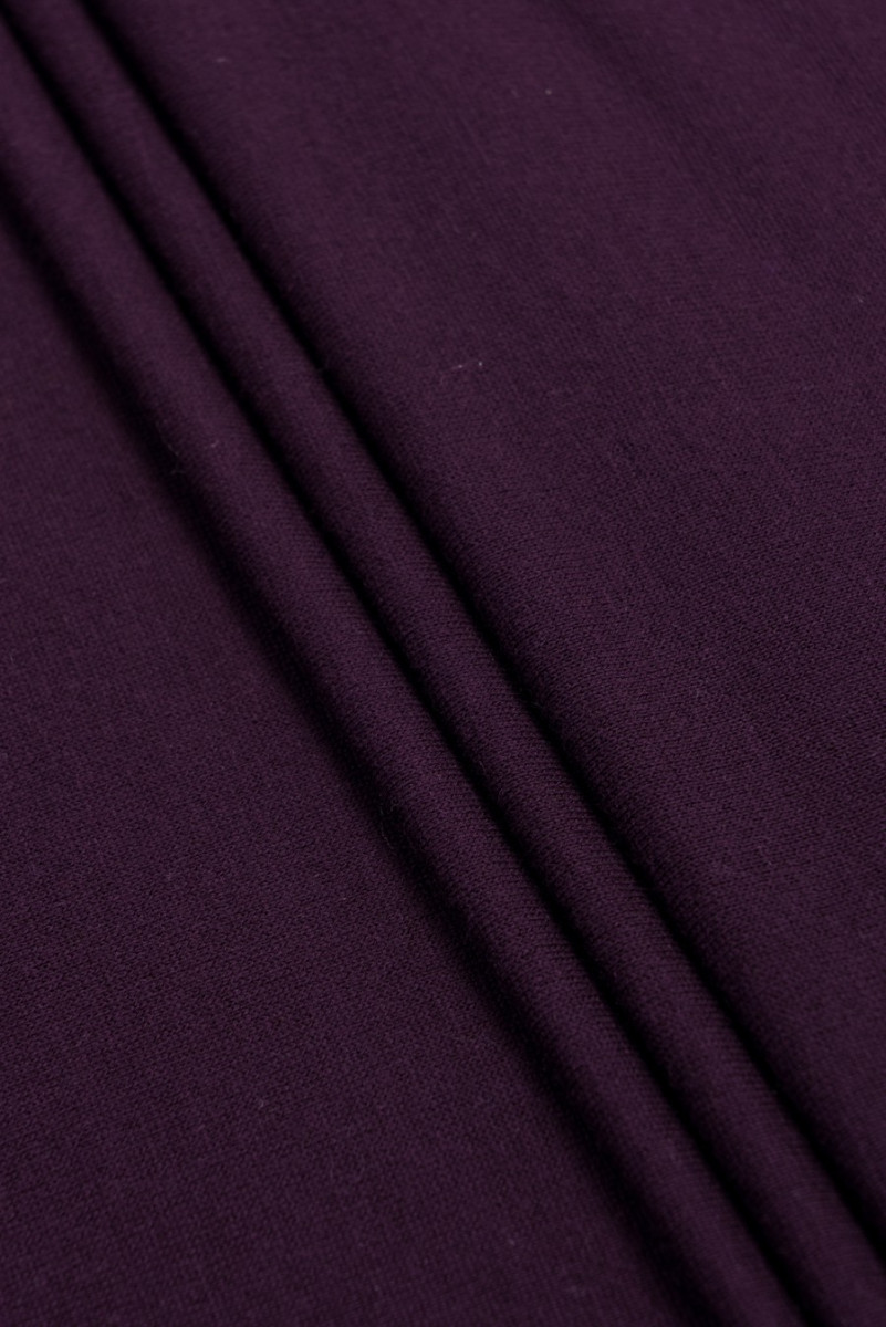 Pull tricoté avec de la laine - violet