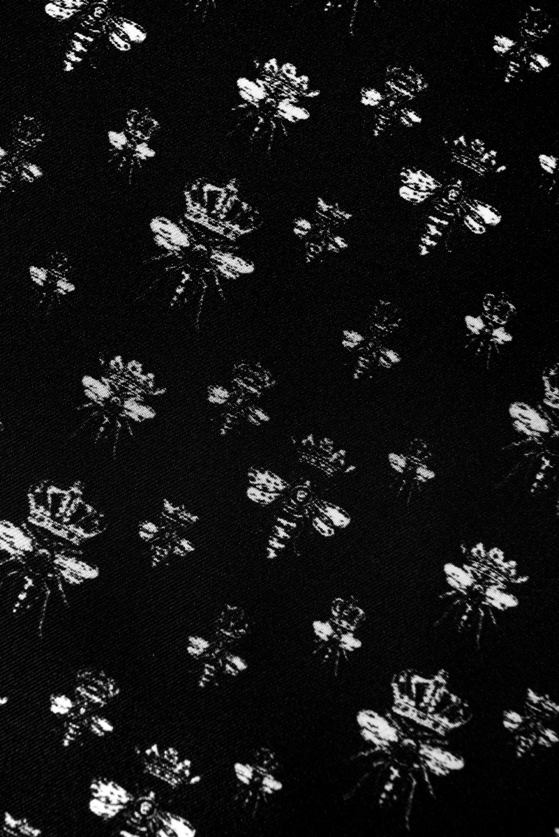 Keprové hodvábne motýliky čierny KUPÓN 110cm