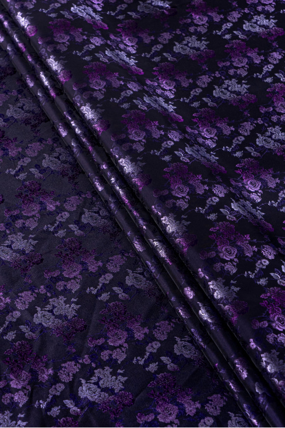 Żakard czarny w fioletowe...
