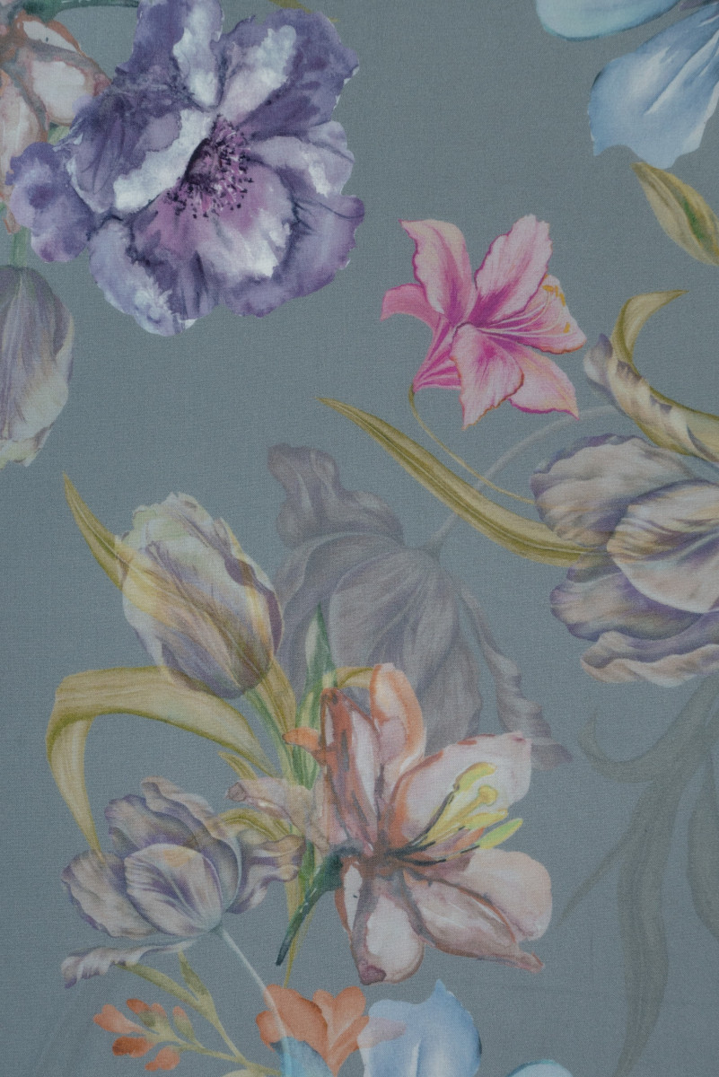 Viscose in painted flowers
