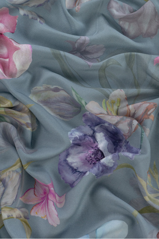 Viscose in painted flowers