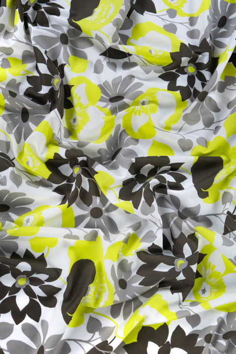 Cotton bathyst with flowers