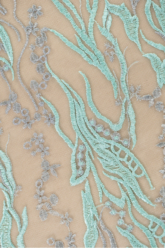 Tulle embroidered with twigs - mint COUPON 145cm