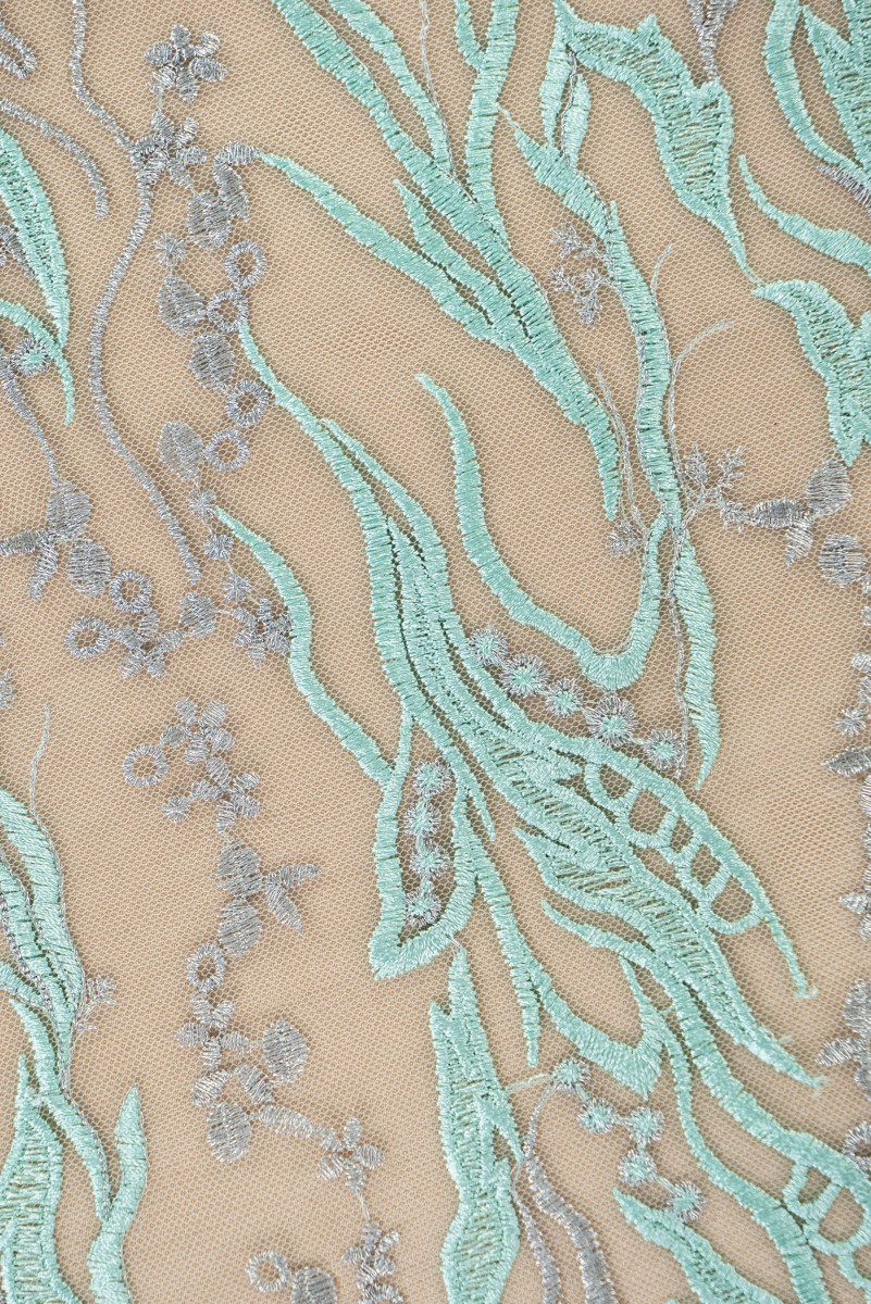 Tulle embroidered with twigs - mint COUPON 145cm