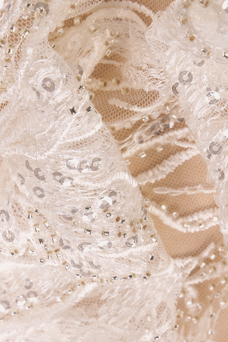 Écru lace with beads COUPON 80cm