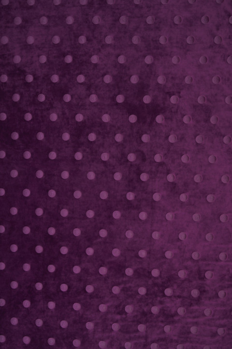 Velourstrickwaren aus lila Erbsen