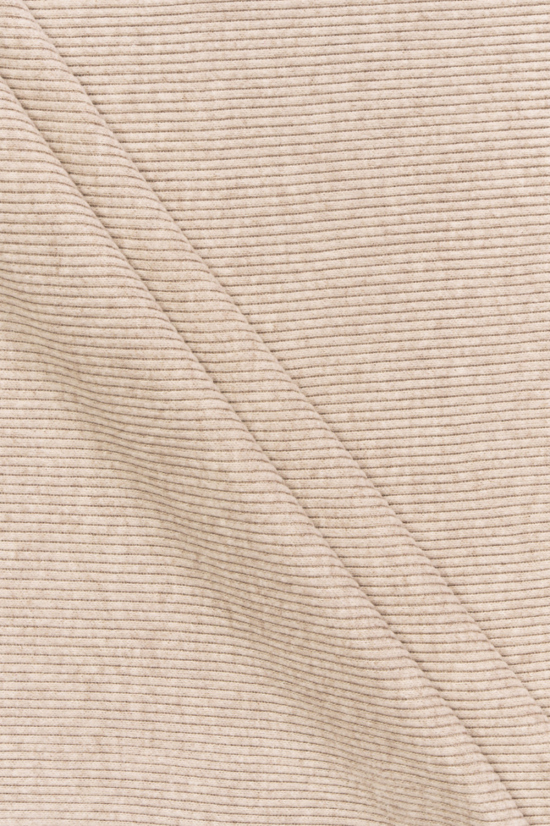 Maglione in maglia beige stretto