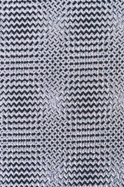 Jacquard in silver zigzags
